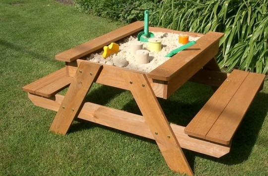 picnic sand table