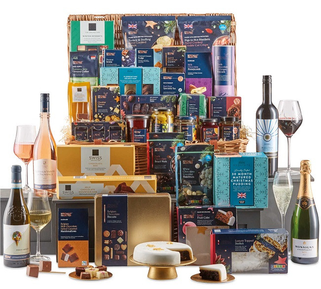 You Can Now Order Aldi Christmas Hampers 8343